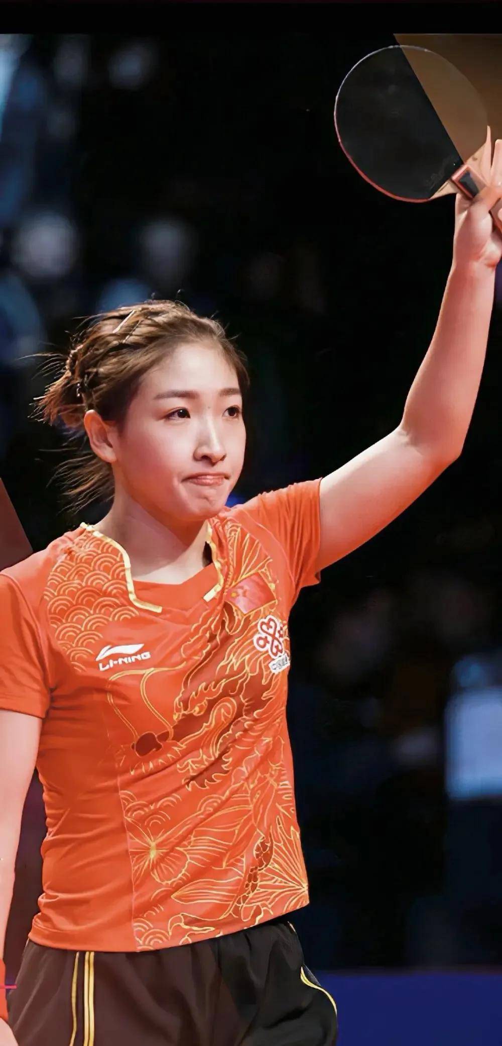 乒乓球女单选手刘诗雯横扫进八强