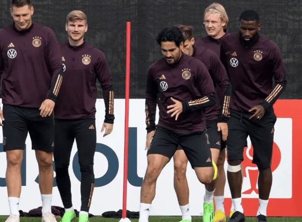 欧国联赛精彩对决在场上上演着