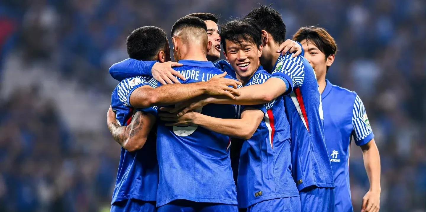 包含北京国安和山东鲁能踢平，两支劲旅互不相让的词条