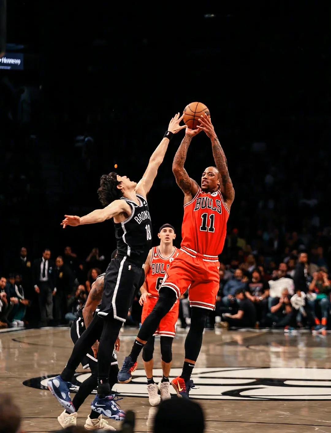 公牛主场不敌骑士，拉文独得分