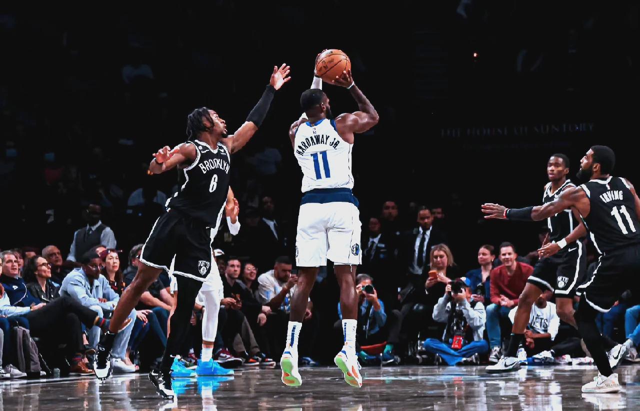 篮网在主场战胜老鹰，结束两连败