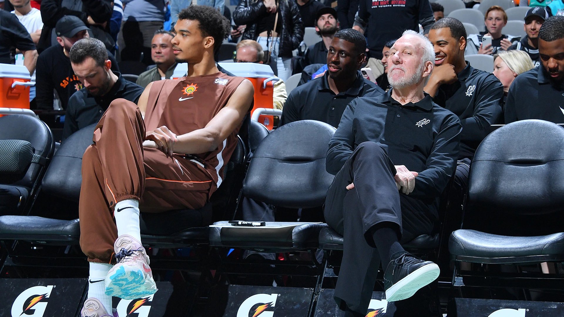 猛龙负于马刺遭遇两连败