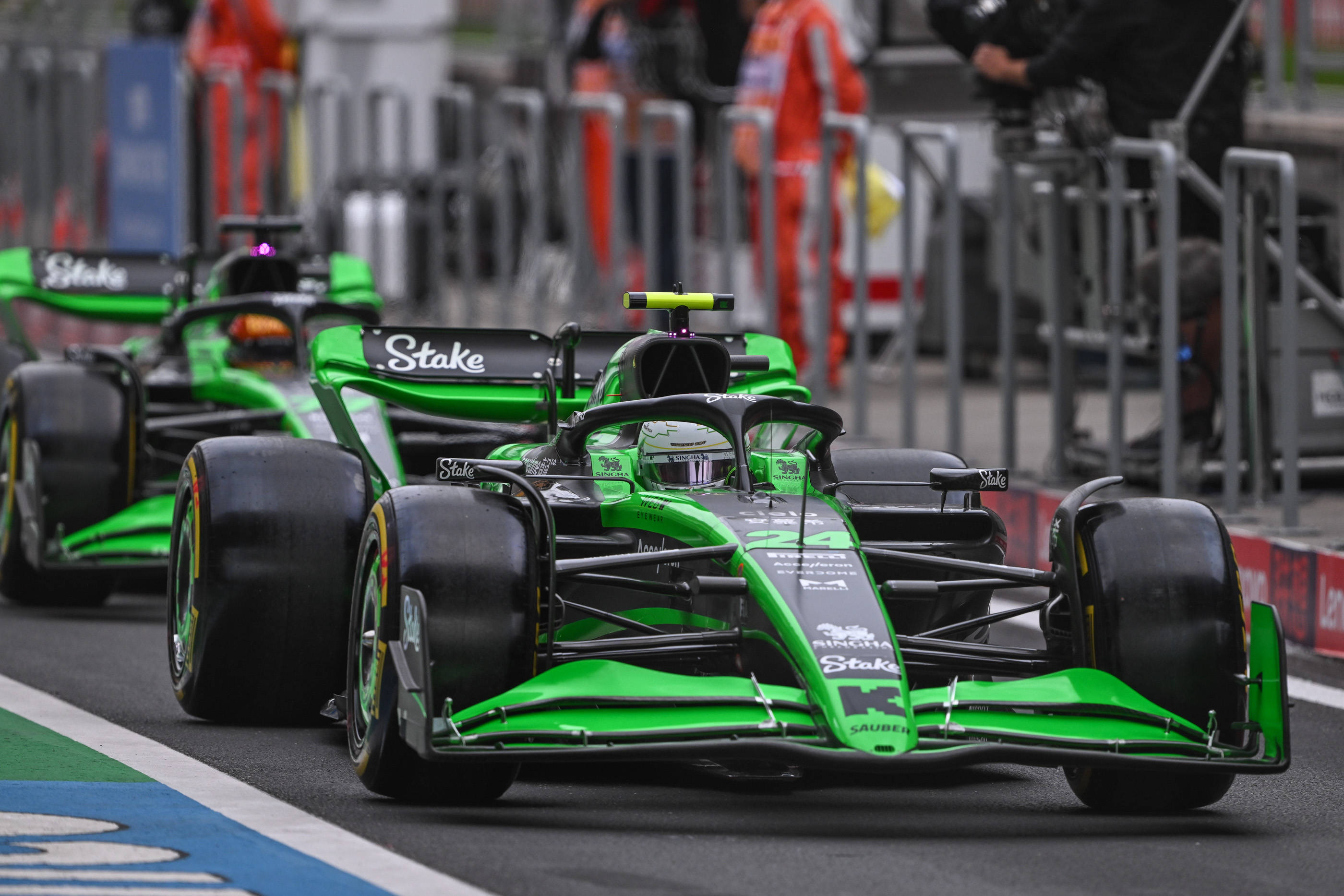 包含梅赛德斯轻取红牛二队，周冠宇扛起全队的词条